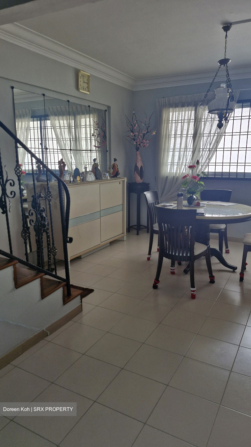 Blk 221 Bukit Batok East Avenue 3 (Bukit Batok), HDB Executive #505872011